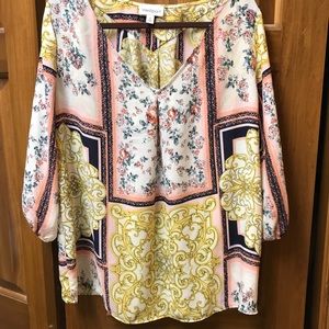 Women’s light and breezy shirt.